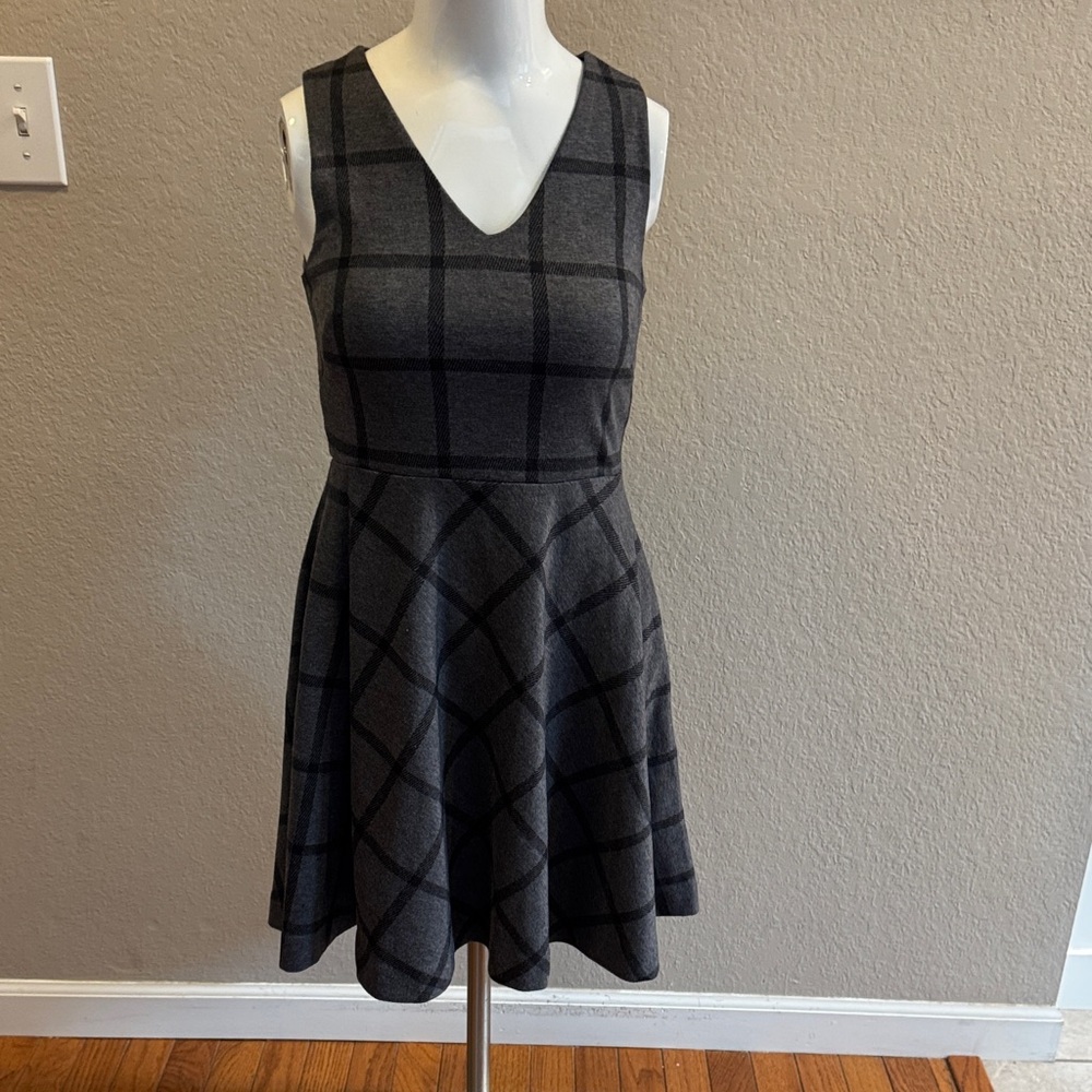 Banana republic Elegant Gray Plaid Sleeveless‎ Dress size 00